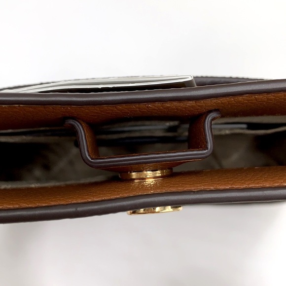 MICHAEL KORS
Briley Small Logo Messenger Bag Brown signature color - Picture 10 of 15